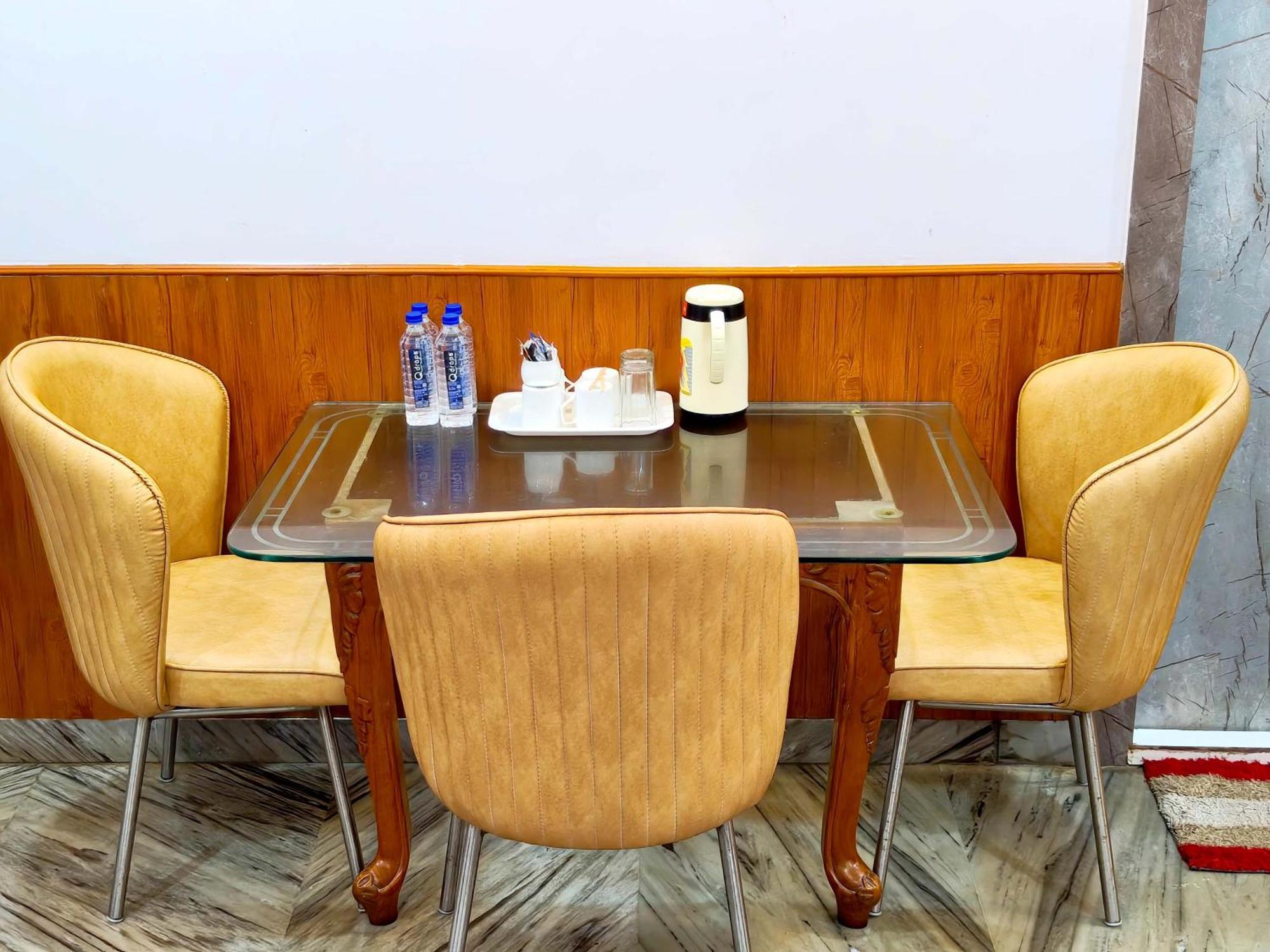 Hotel Dreamland -হোটেল ড্রিমল্যান্ড পুরী Rooms-sea View Fully-air-conditioned-hotel With-lift-restaurant-and-parking-facility - New Marine Drive Road - Book Now