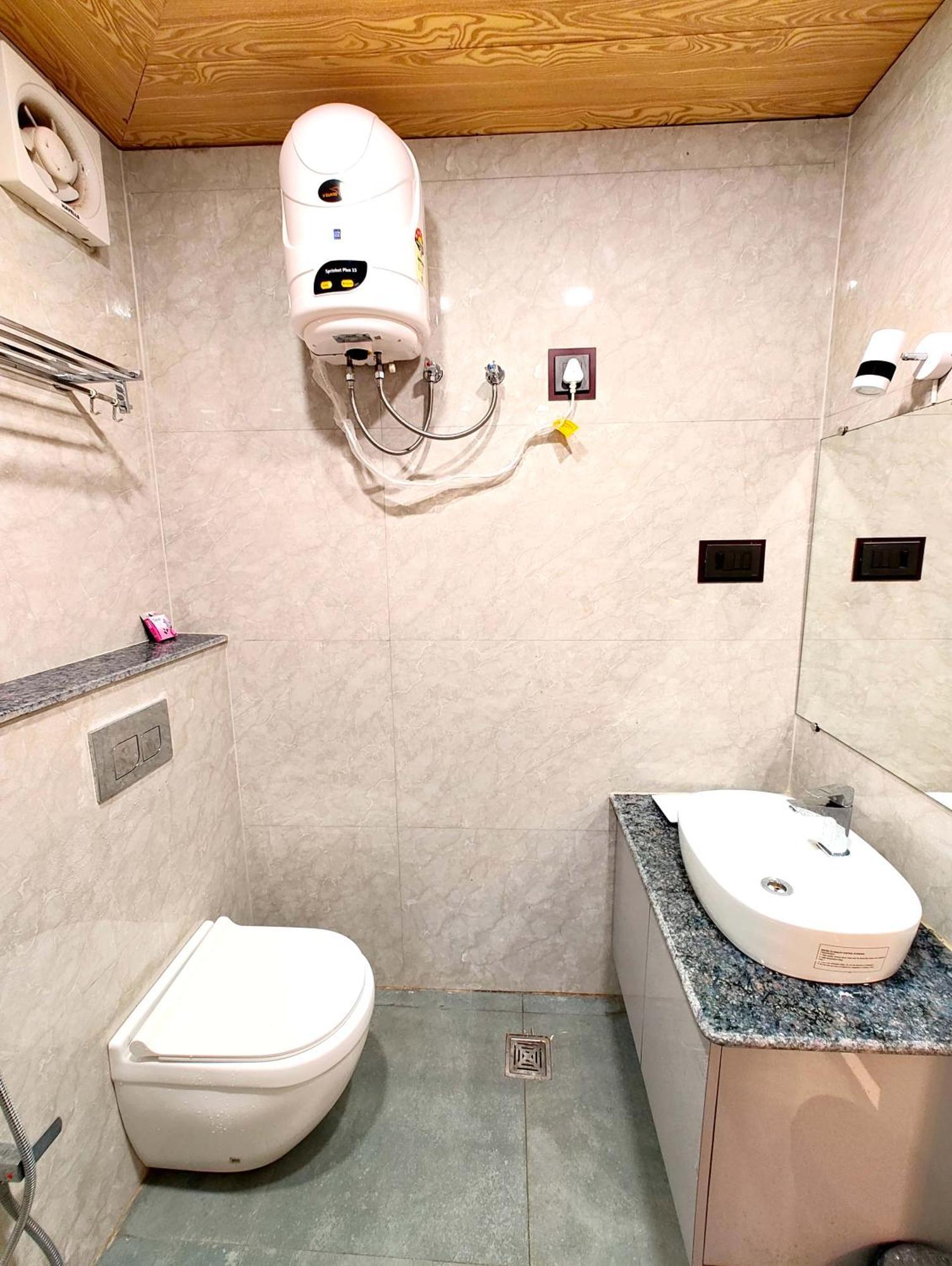 Dreamland -হোটেল ড্রিমল্যান্ড পুরী Rooms-sea View Fully-air-conditioned-hotel With-lift-restaurant-and-parking-facility - New Marine Drive Road - Book Now Hotel