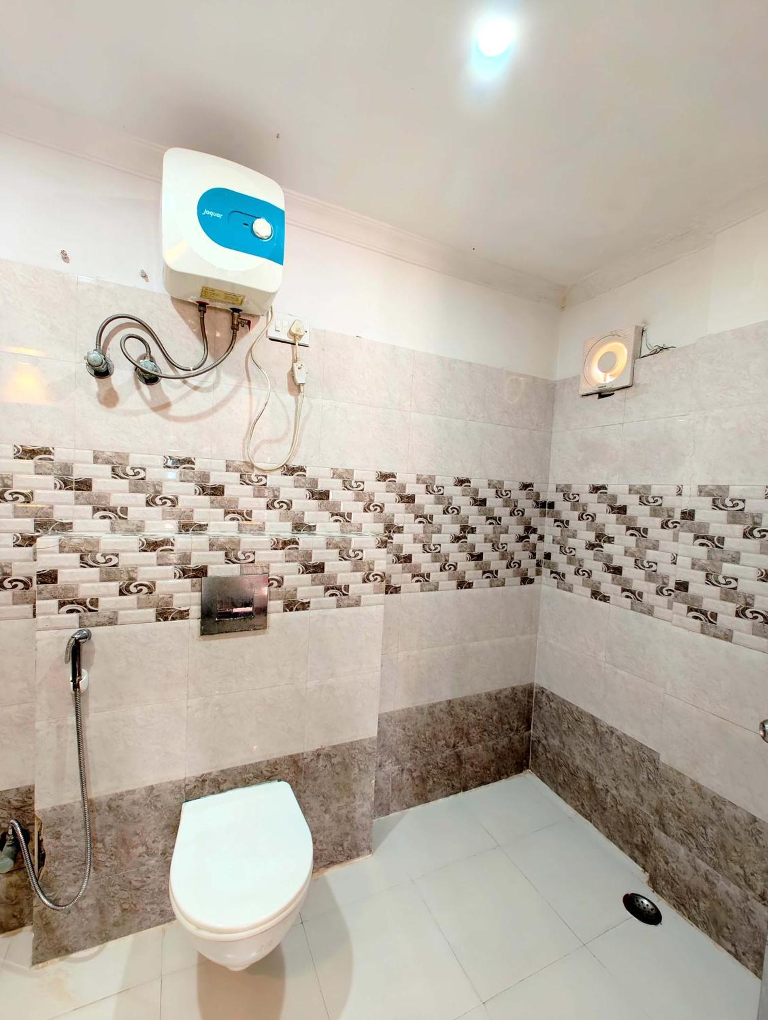 Dreamland -হোটেল ড্রিমল্যান্ড পুরী Rooms-sea View Fully-air-conditioned-hotel With-lift-restaurant-and-parking-facility - New Marine Drive Road - Book Now Puri