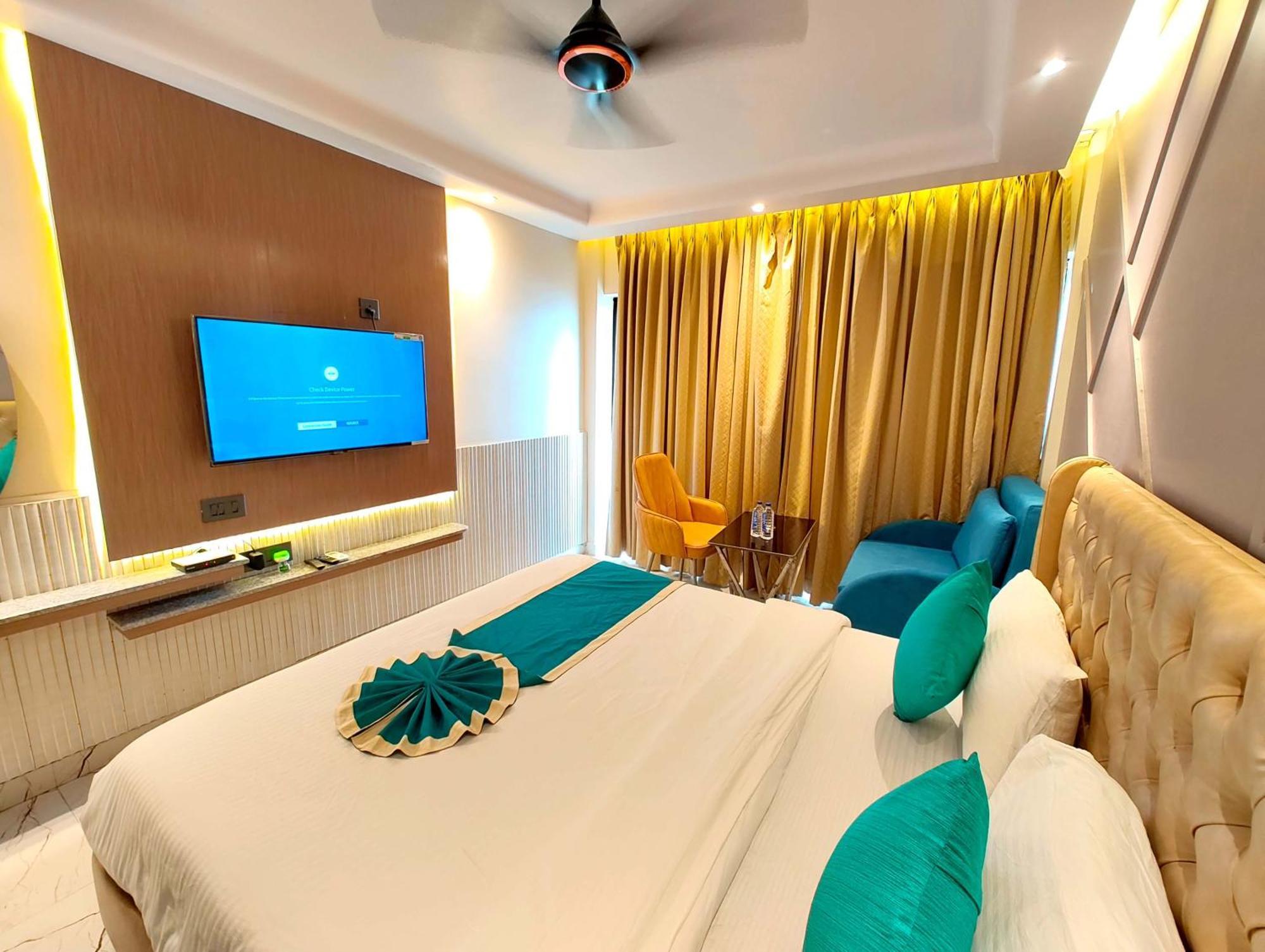 Hotel Dreamland -হোটেল ড্রিমল্যান্ড পুরী Rooms-sea View Fully-air-conditioned-hotel With-lift-restaurant-and-parking-facility - New Marine Drive Road - Book Now