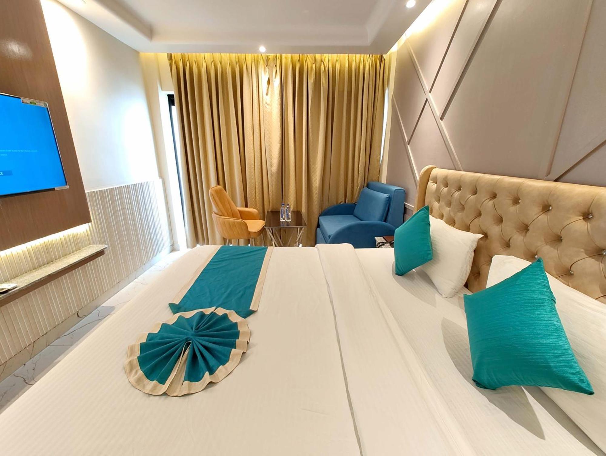 Dreamland -হোটেল ড্রিমল্যান্ড পুরী Rooms-sea View Fully-air-conditioned-hotel With-lift-restaurant-and-parking-facility - New Marine Drive Road - Book Now *