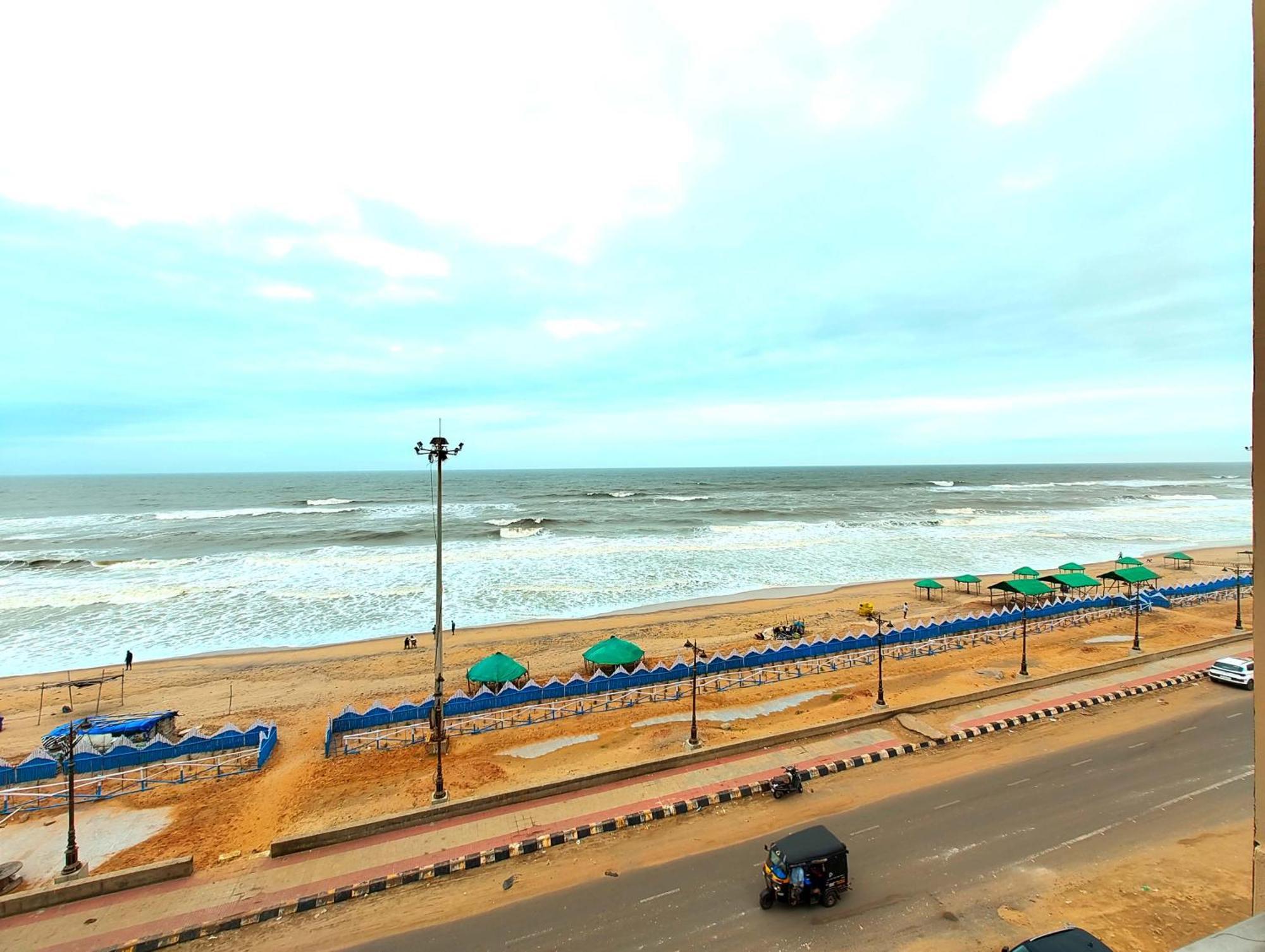 Hotel Dreamland -হোটেল ড্রিমল্যান্ড পুরী Rooms-sea View Fully-air-conditioned-hotel With-lift-restaurant-and-parking-facility - New Marine Drive Road - Book Now Puri