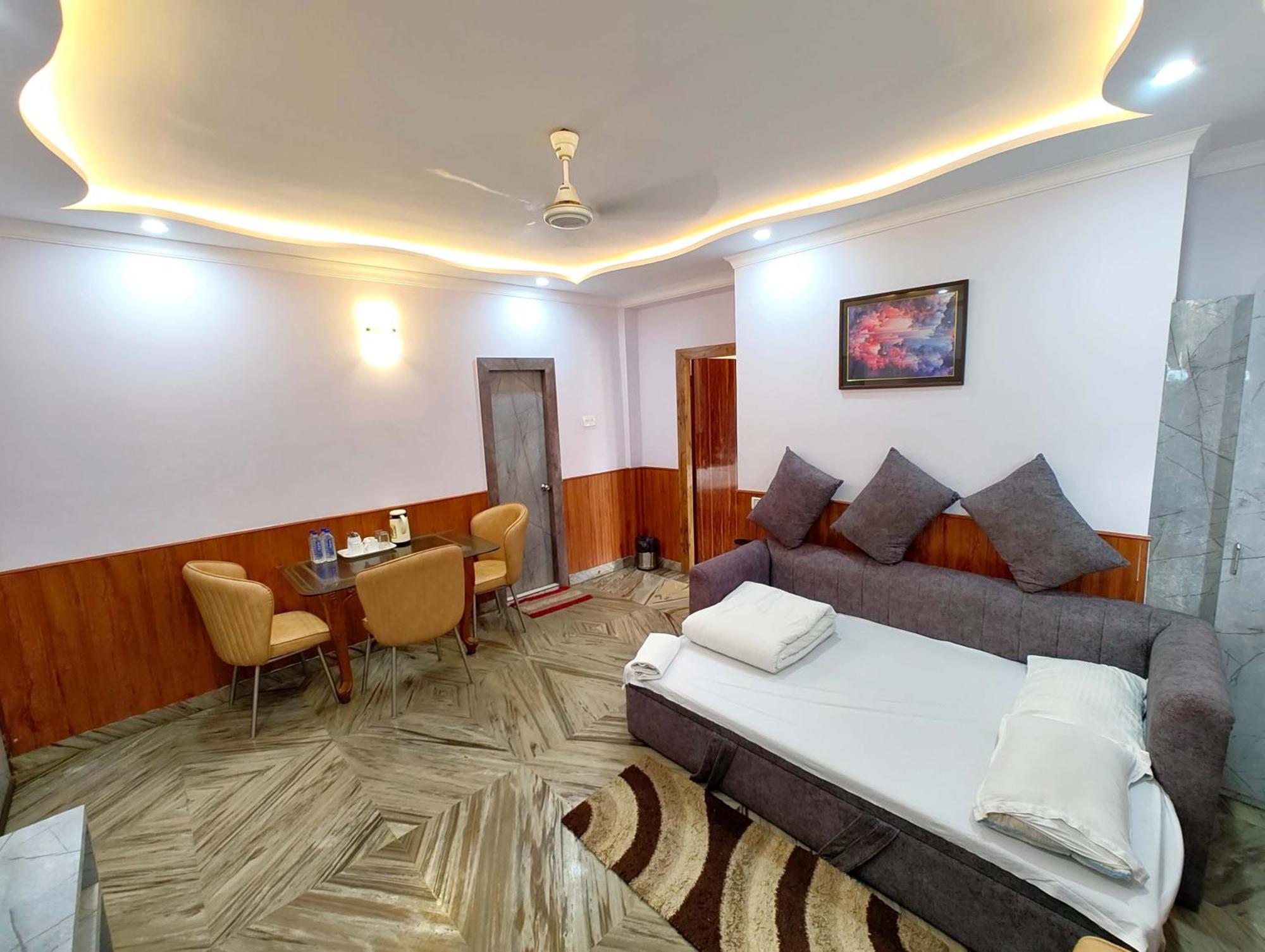 Dreamland -হোটেল ড্রিমল্যান্ড পুরী Rooms-sea View Fully-air-conditioned-hotel With-lift-restaurant-and-parking-facility - New Marine Drive Road - Book Now * Puri