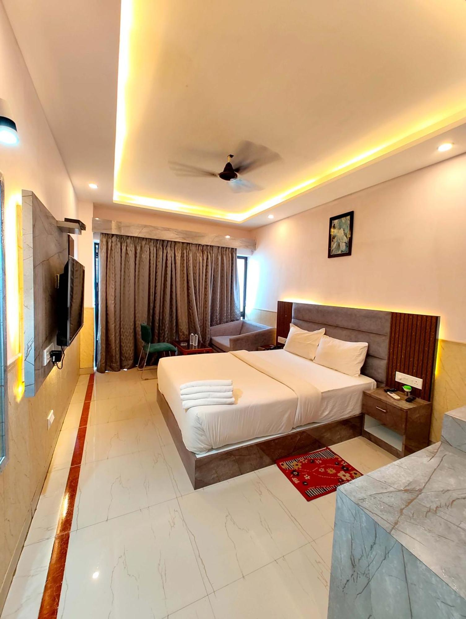 Dreamland -হোটেল ড্রিমল্যান্ড পুরী Rooms-sea View Fully-air-conditioned-hotel With-lift-restaurant-and-parking-facility - New Marine Drive Road - Book Now Hotel