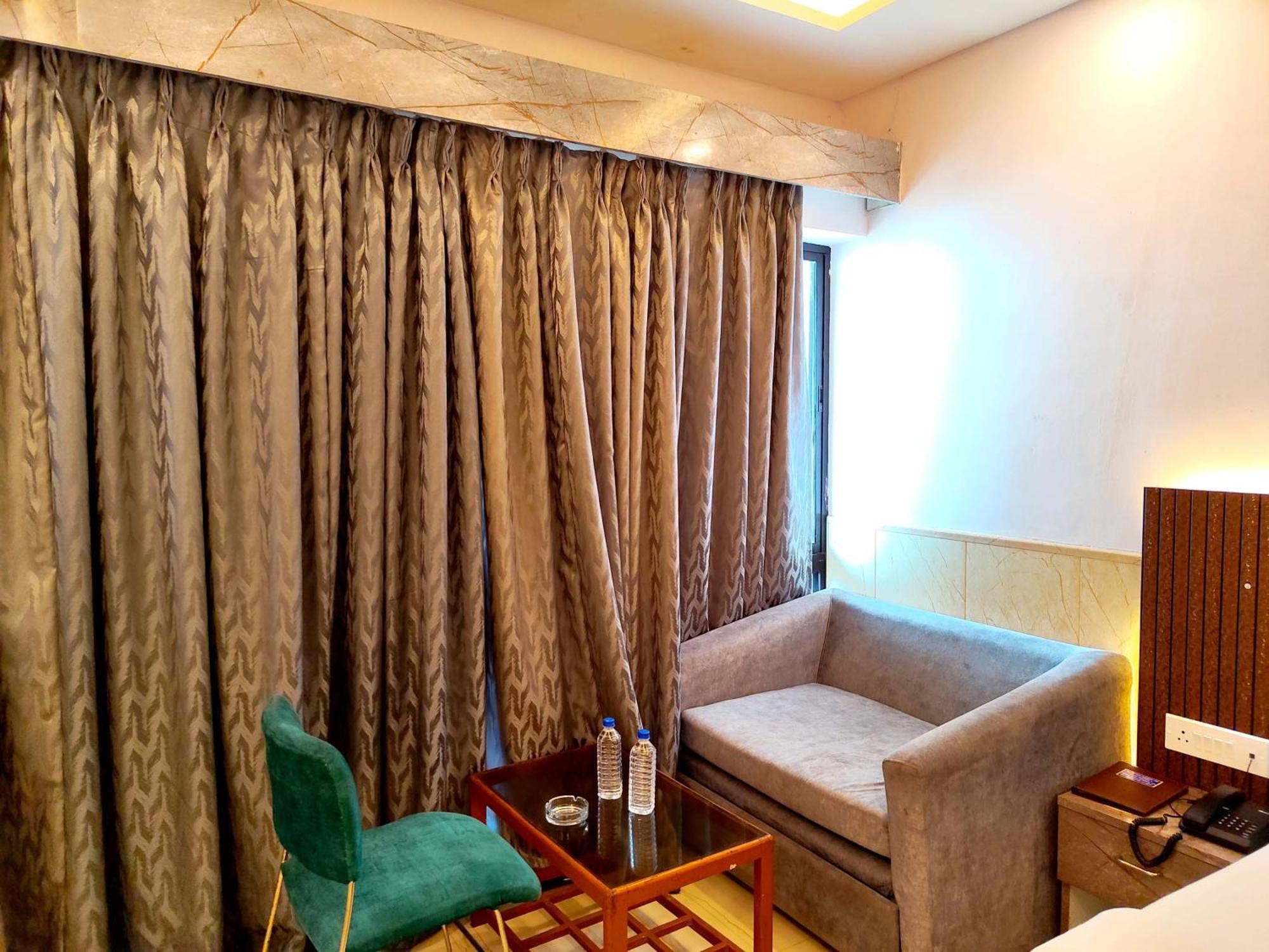 Dreamland -হোটেল ড্রিমল্যান্ড পুরী Rooms-sea View Fully-air-conditioned-hotel With-lift-restaurant-and-parking-facility - New Marine Drive Road - Book Now Hotel