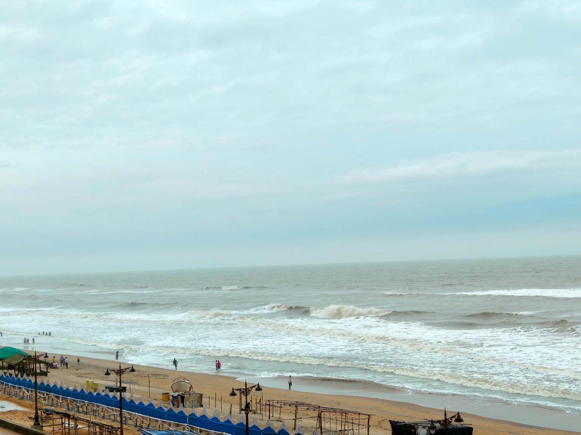 Dreamland -হোটেল ড্রিমল্যান্ড পুরী Rooms-sea View Fully-air-conditioned-hotel With-lift-restaurant-and-parking-facility - New Marine Drive Road - Book Now Hotel *