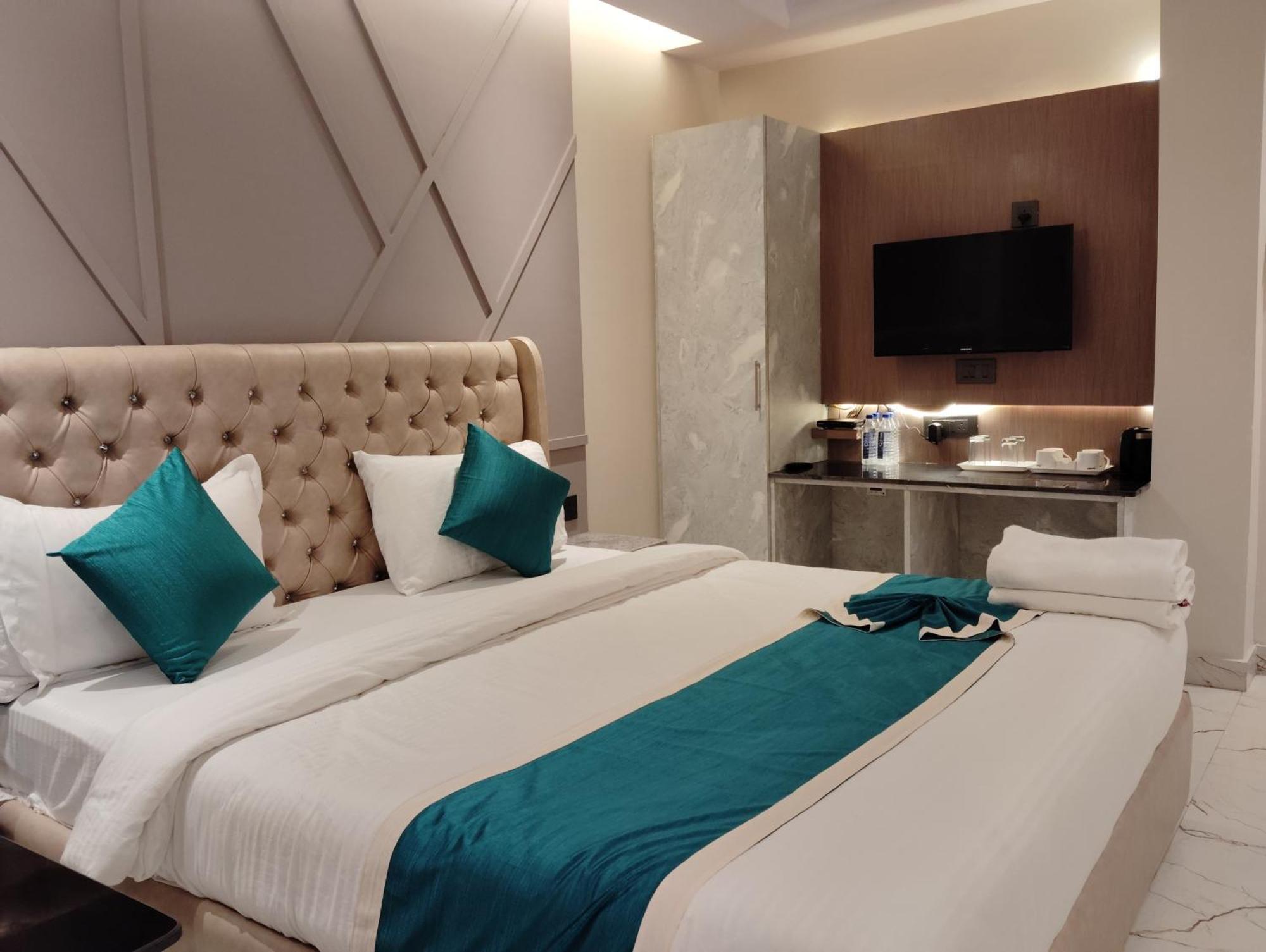 Dreamland -হোটেল ড্রিমল্যান্ড পুরী Rooms-sea View Fully-air-conditioned-hotel With-lift-restaurant-and-parking-facility - New Marine Drive Road - Book Now Hotel